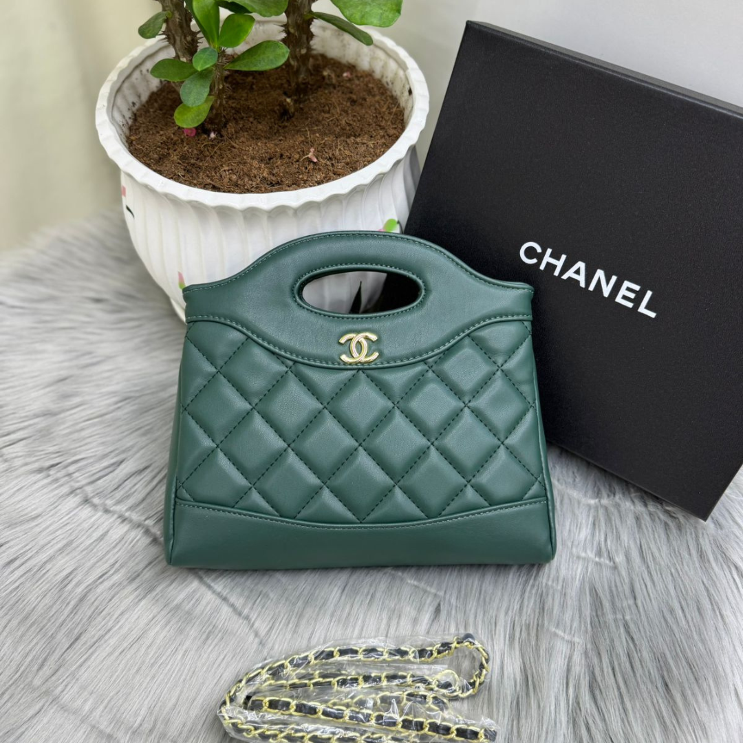 CHANEL Women’s Quilted Leather Handbag