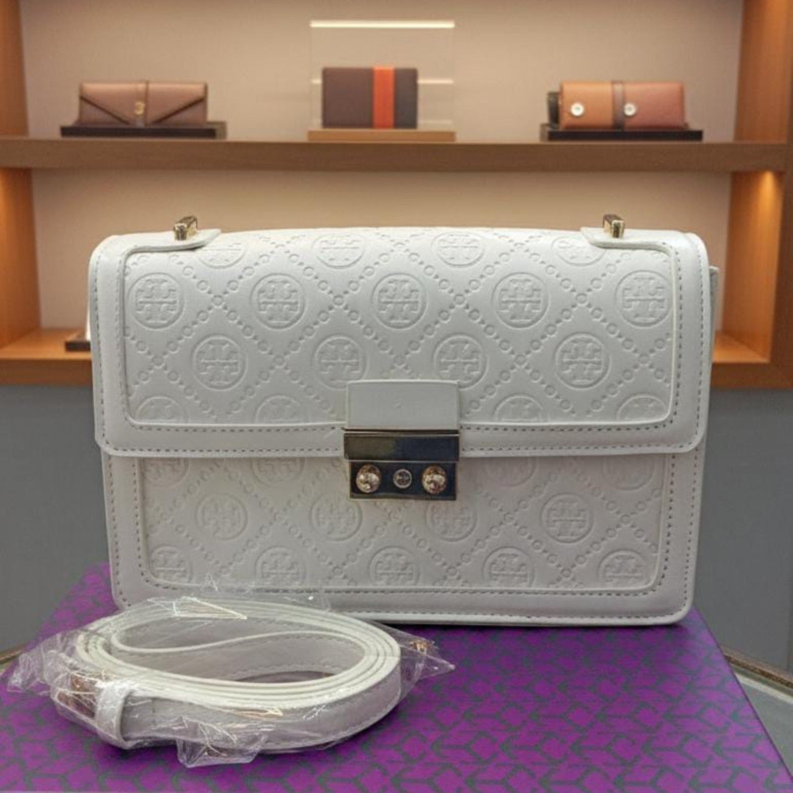 White Luxury Embossed Leather Shoulder Bag – Elegant Crossbody Purse for Women