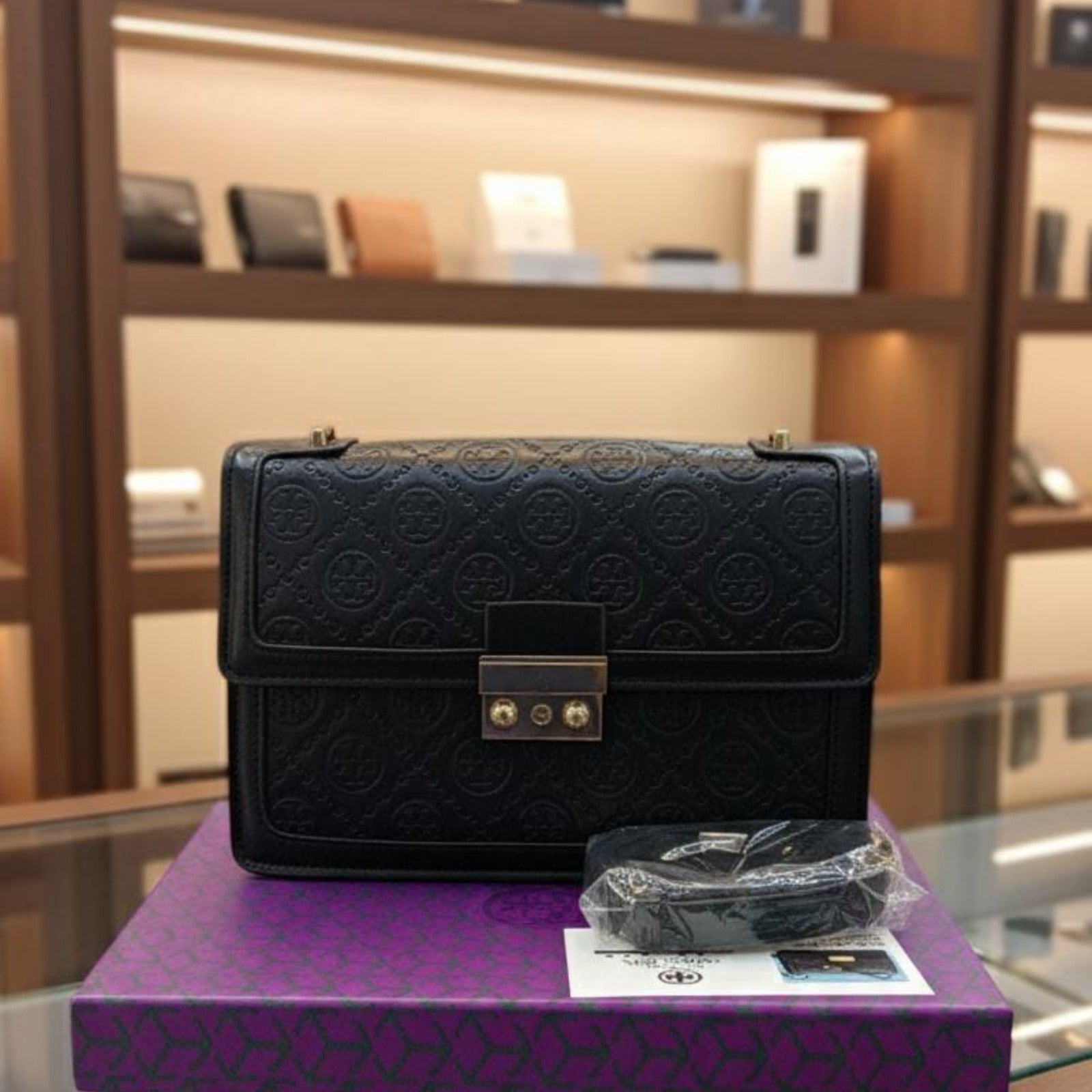 White Luxury Embossed Leather Shoulder Bag – Elegant Crossbody Purse for Women