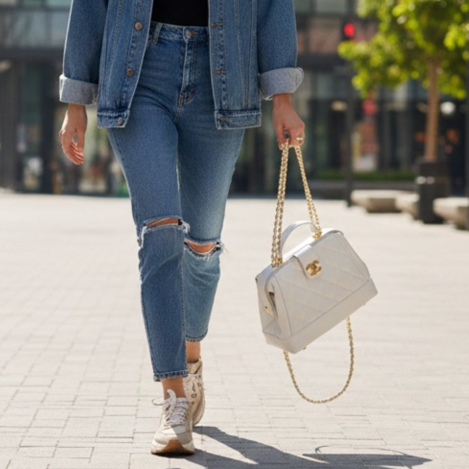 Luxury Quilted Handbag with Gold Chain | Elegant Designer Shoulder Bag