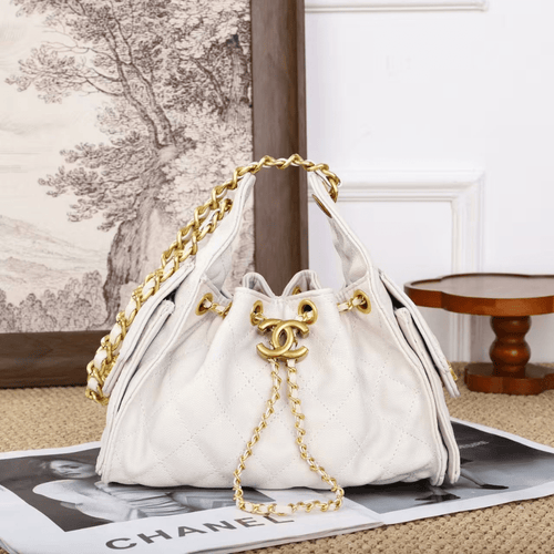 CHANEL 22 CM Women’s Luxury Handbag – Elegant Designer Bag for Dubai Fashion hand bag annaye uae 